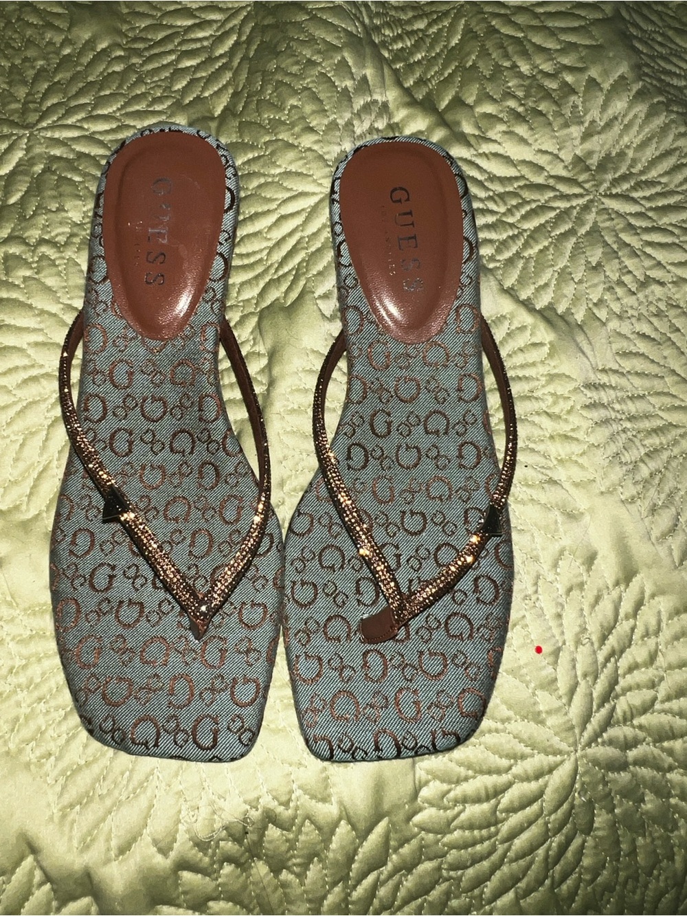 GUESS Brown Logo Patterned Flip Flop Sandals with Metallic Straps